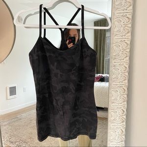 🍋 Lululemon camo racer back tank